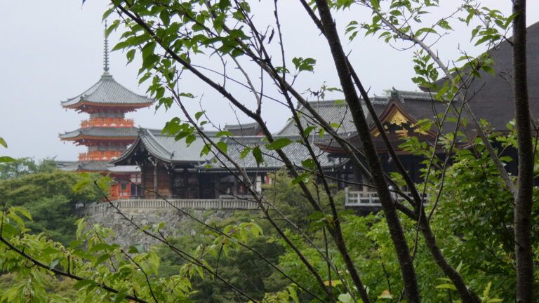 KIOTO, KIYOMIZUDERA, BOSQUE DE BAMBU Y RAMEN.  Dia 5.