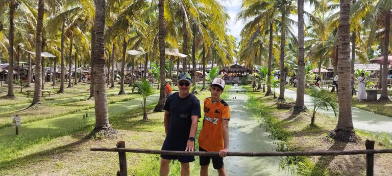 ULTIMO DIA EN CHIANG MAI: RELAX, MERCADILLOS Y MASAJE TAILANDES. DIA 11.