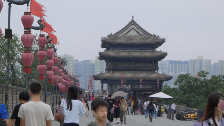 PASEO POR LA MURALLA DE XI´AN Y TREN BALA A CHENGDÚ. DIA 5.